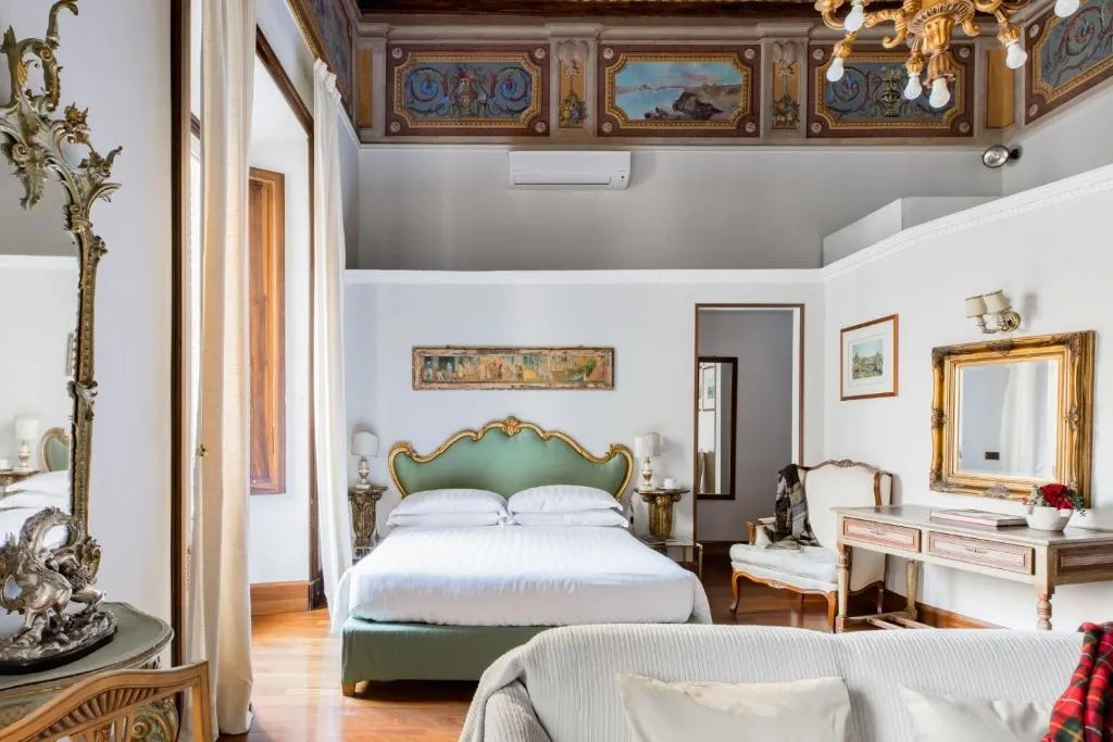 Deluxe appartamento in palazzo nobile nel centro, Roma, Italia
