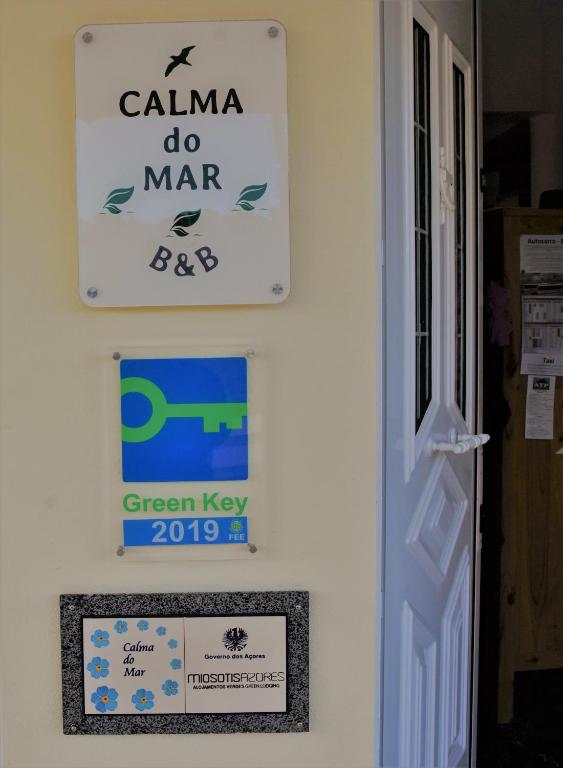 Certifikát, hodnocení, plakát nebo jiný dokument vystavený v ubytování Calma do Mar