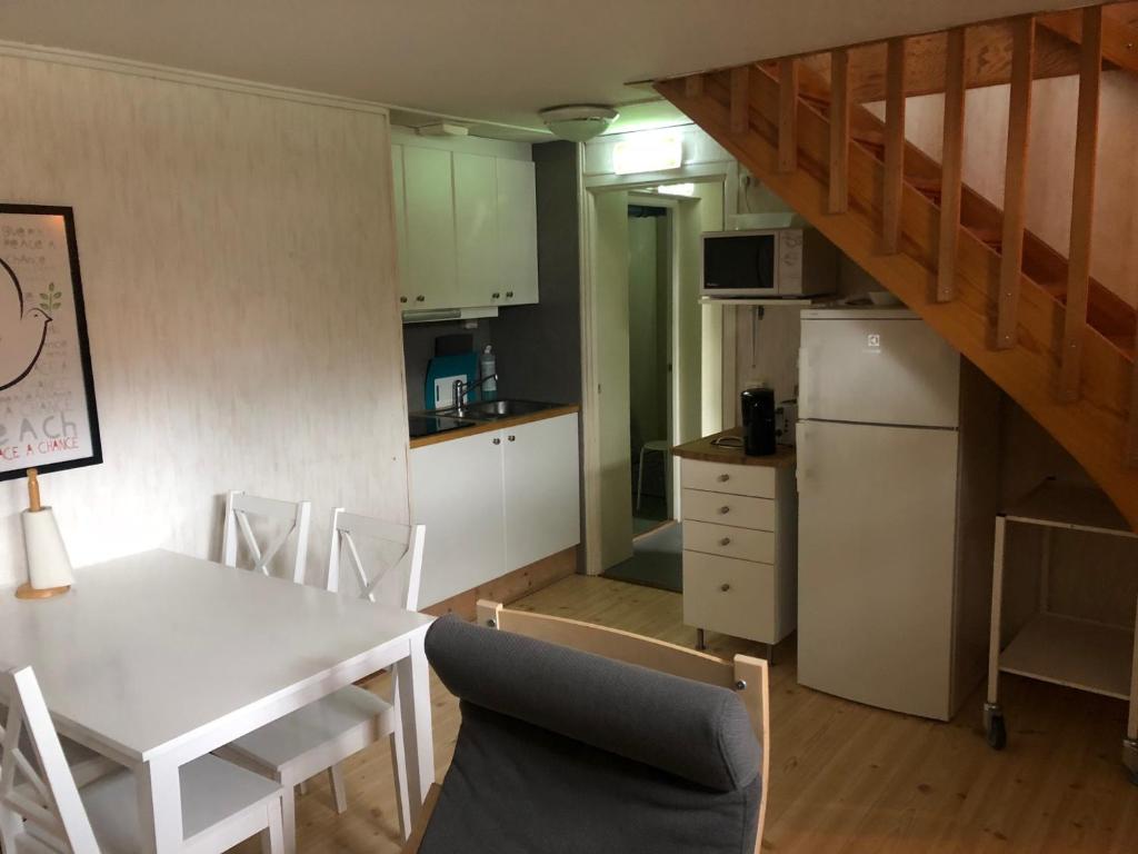 Kuchyň nebo kuchyňský kout v ubytování ÅhusGården Vandrarhem