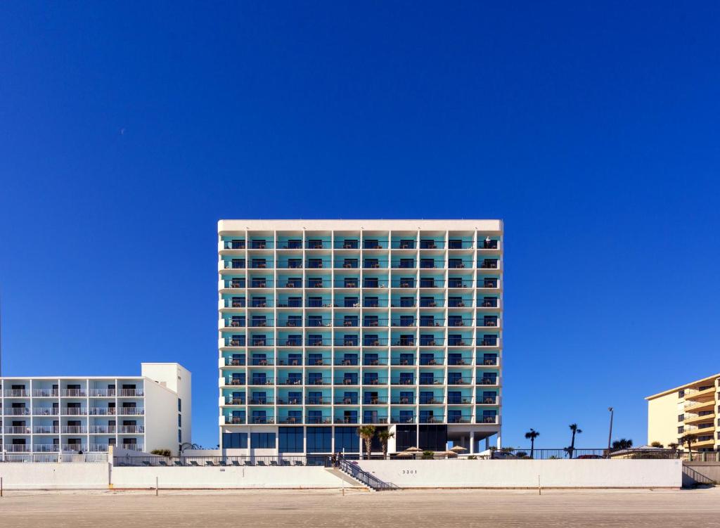 Holiday Inn Express & Suites Oceanfront Daytona Beach Shores, an IHG Hotel - Chambre Queen Avec Deux Lits Queen - En Bord De Mer - Non-fumeurs