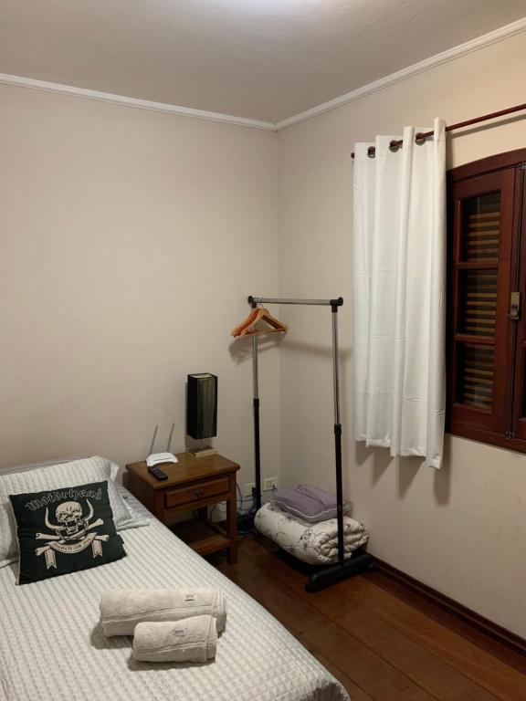  Ampla Suíte grande com Hidro em sobrado grande no meio do Brooklin