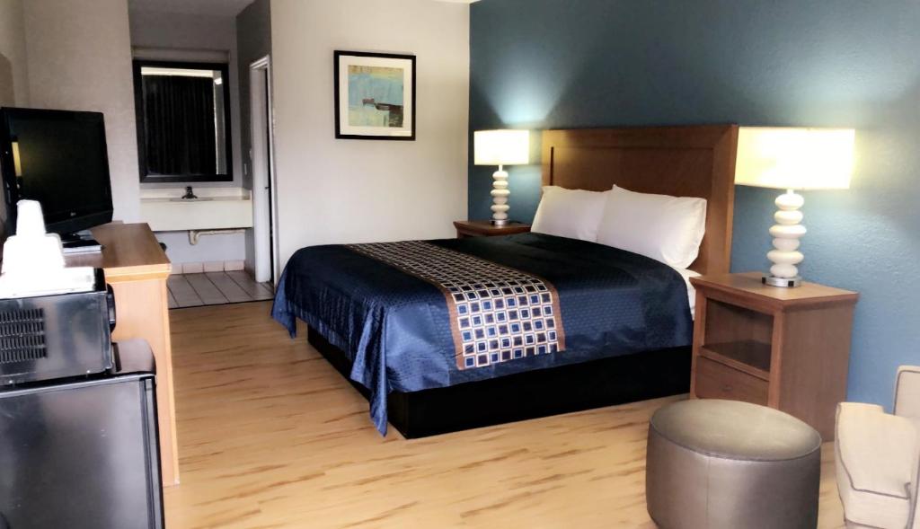Relax Inn Savannah - King Room - Roken