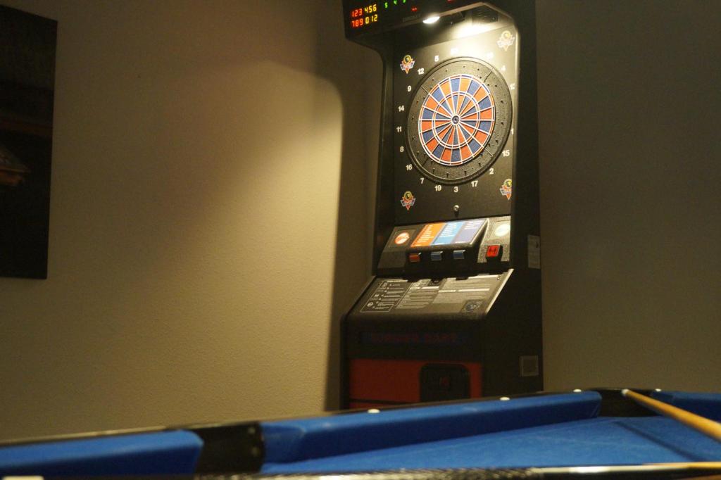 Biliár nebo kulečník v ubytování Avantgarde Hotel