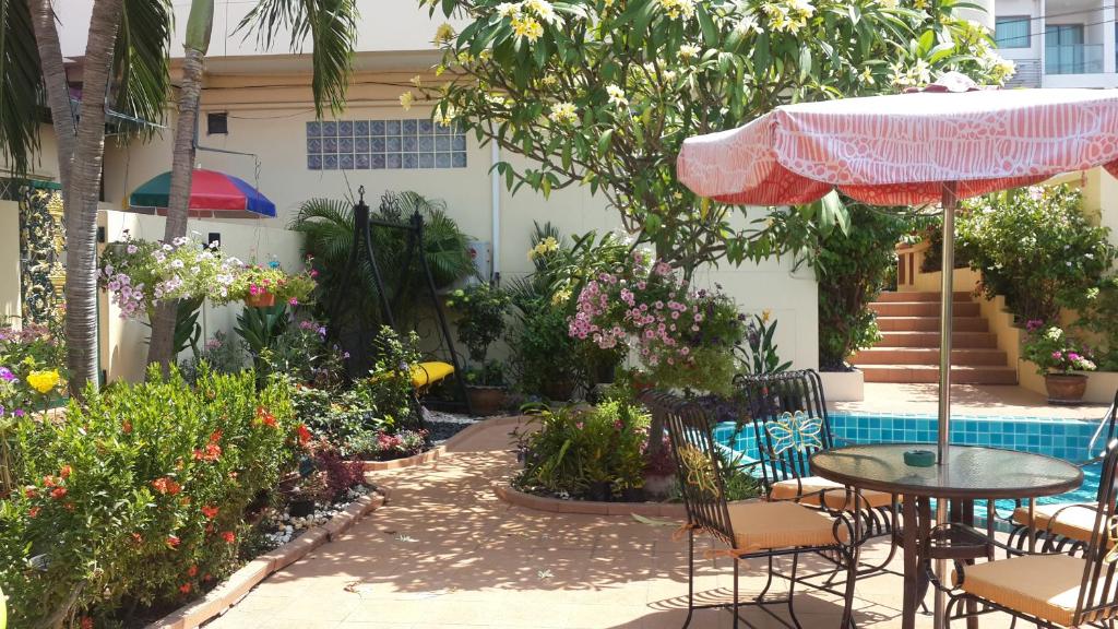 BUTTERFLY GARDEN BOUTIQUE RESIDENCES Apts and villas, A Lifestyle Destination Ex Lg 1-3 bedroom units , Full kitchen, 2 Full bathrooms, Rain shower, Spa bath, FREE BBQ, Free fast fiber optic WIFI, Staff 24-7 - Resim 18