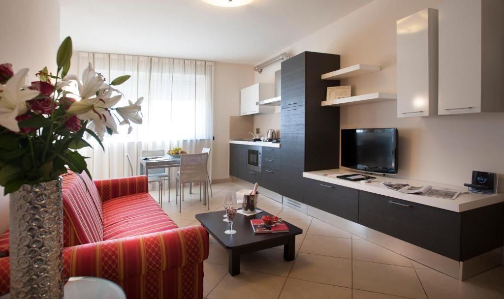 Residence Calissano tesisinde bir oturma alanı