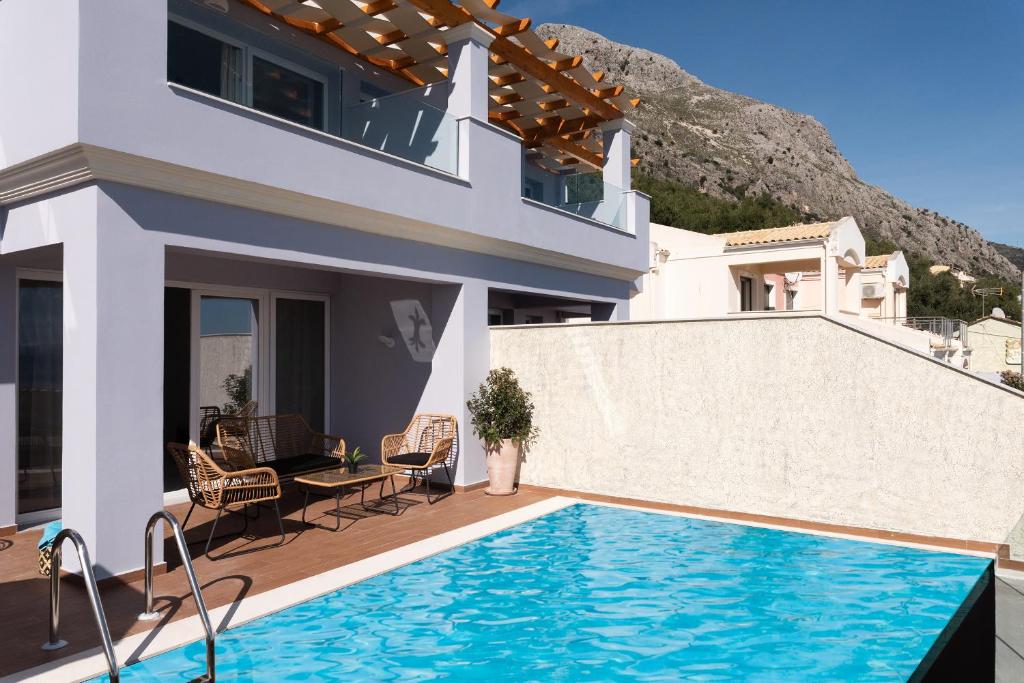 Bazén v ubytovaní Corfu Sea View Villa - Leo alebo v jeho blízkosti