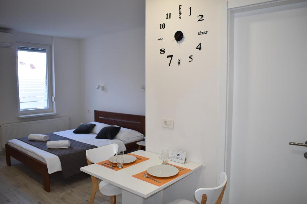 Posteľ alebo postele v izbe v ubytovaní Room & 4 Studios - Modern Comfy Central - FREE Netflix