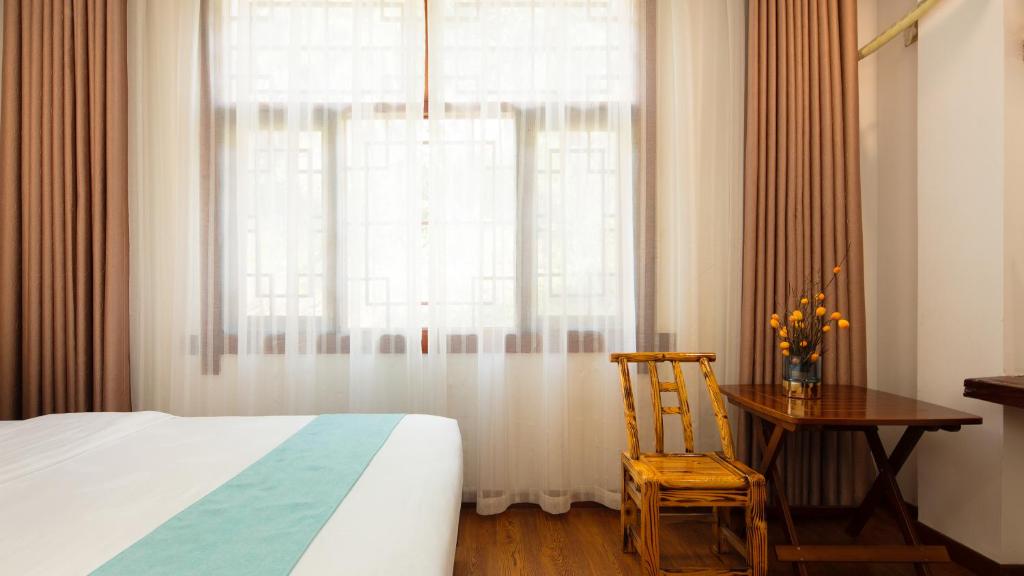 Floral Hotel · Spring Guesthouse Zhangjiajie - Habitación Doble Con Vista A La Montaña