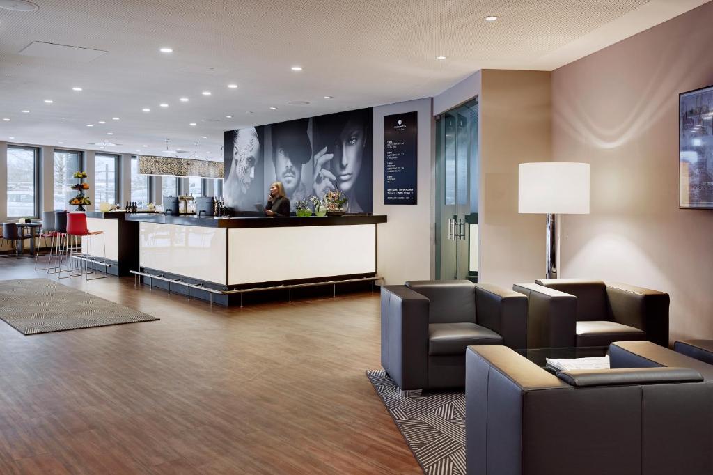 Posezení v ubytování LÉGÈRE HOTEL Wiesbaden-Taunusstein
