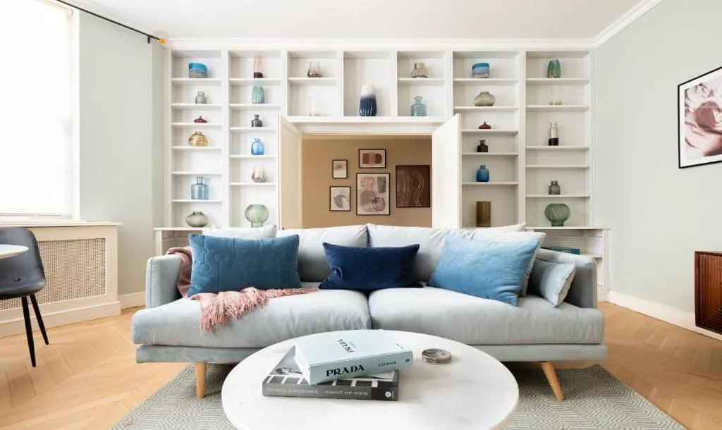 The Pimlico Gardens - Modern 3BDR with Patio & next to River Thames, Londra, Marea Britanie