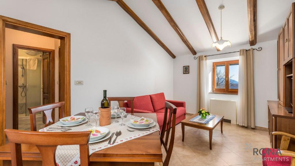 Posezení v ubytování Rona stone house apartments Janja