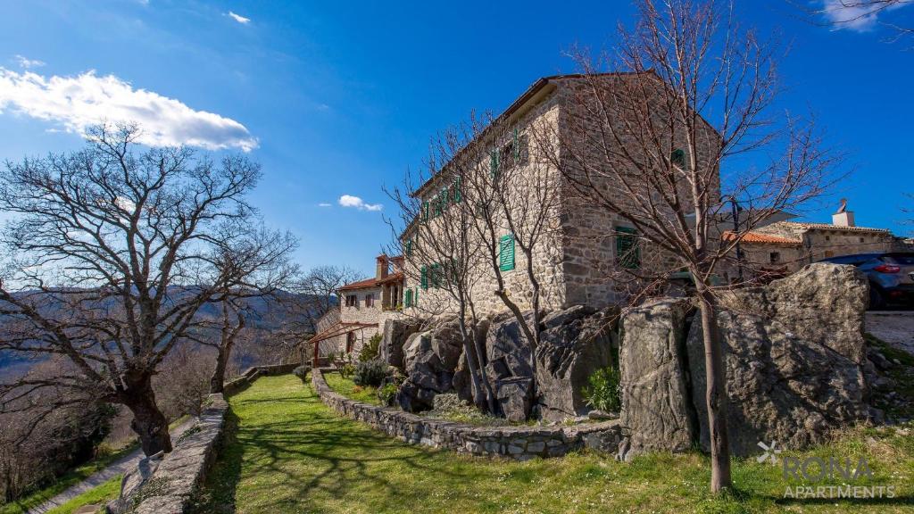 Příroda nedaleko apartmánu