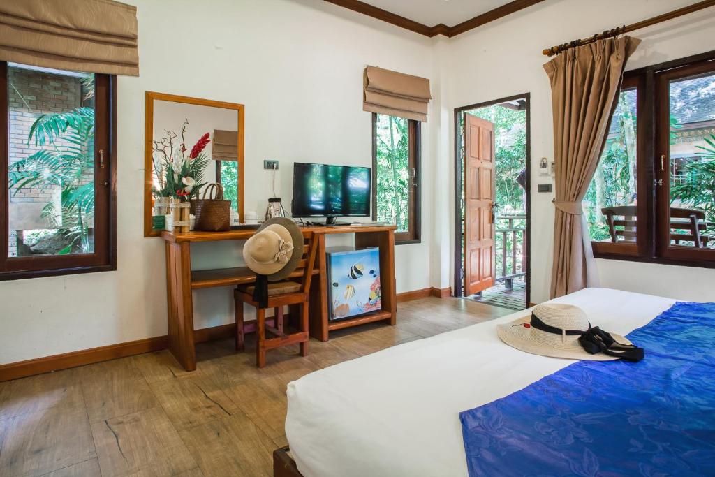 The Vatika Resort and Spa客房内的一张或多张床位