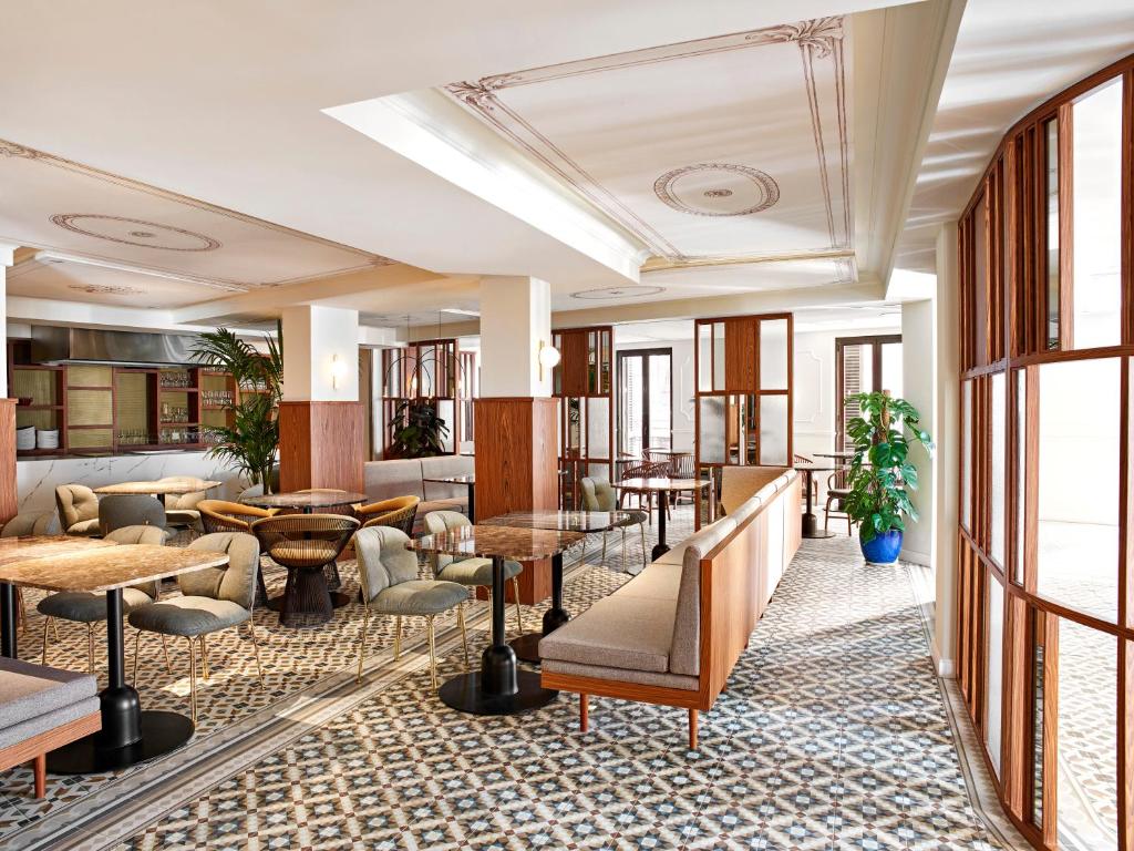 Posezení v ubytování Kimpton Vividora Hotel by IHG