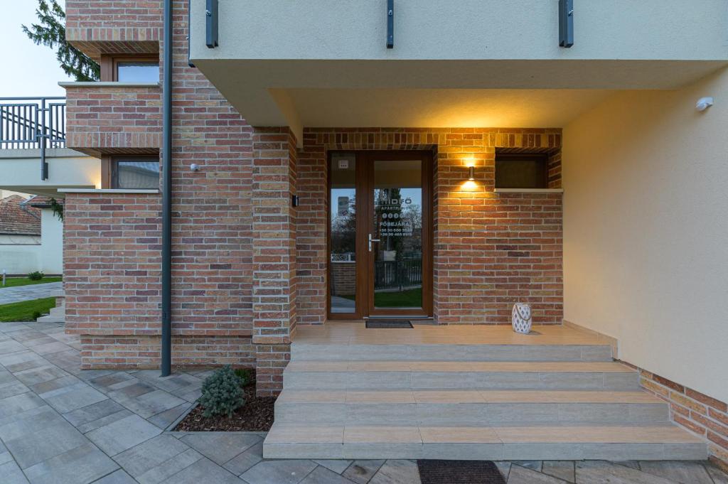 Budova, kde se aparthotel nachází