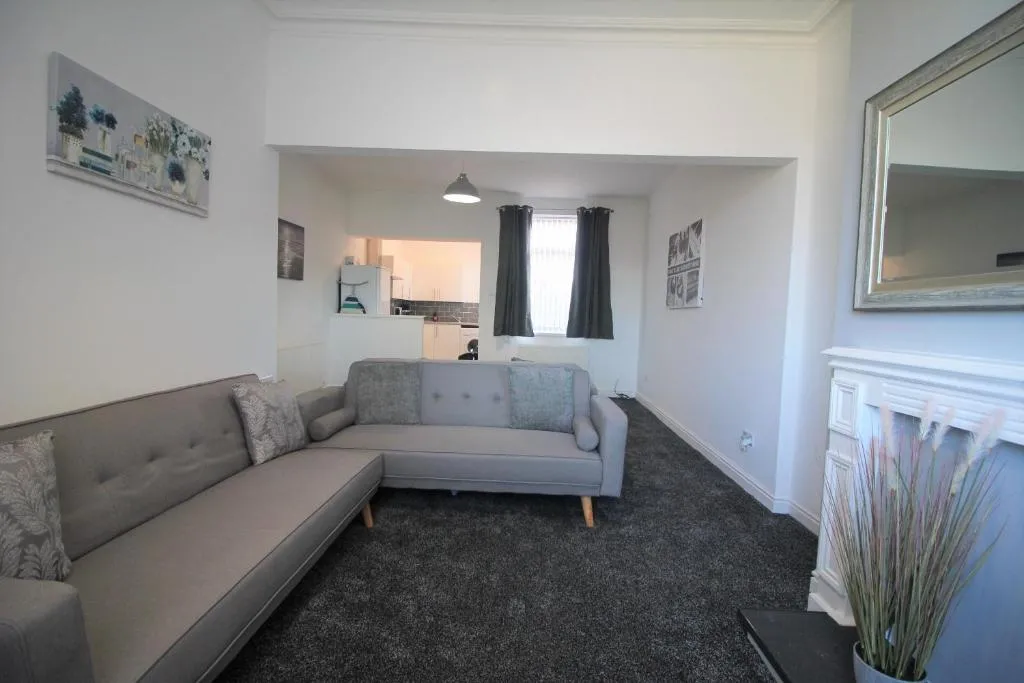 Luxury Tangerine - 100m to Blackpool FC - Newly Refurbished - Great Location, Blackpool, United Kingdom