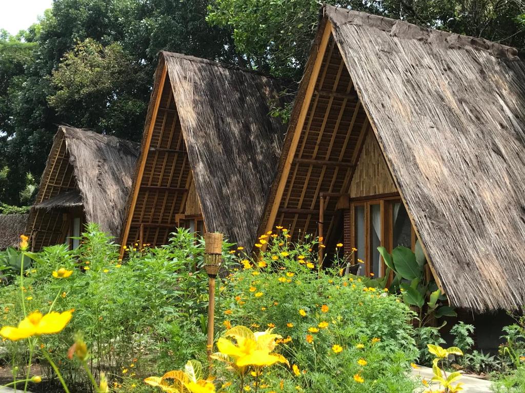 Lagoona Beach Bungalows - Eco Bungalows Batukaras - 泳池景小型套房