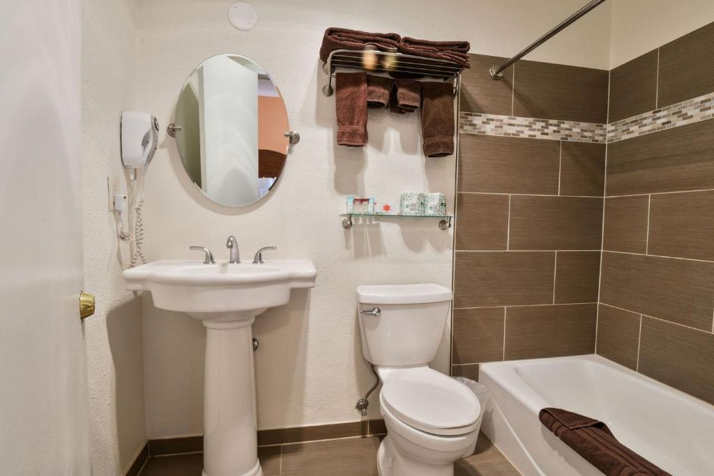 Koupelna v ubytování Adventure Inn Moab