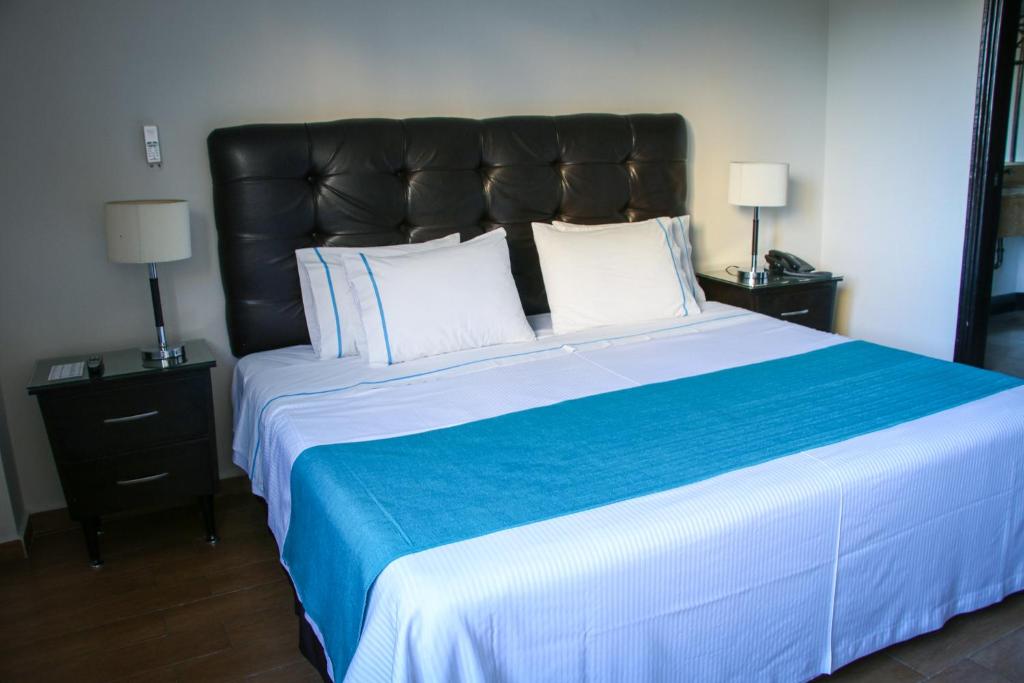 Country Hotel & Suites - Suite Doble Estándar