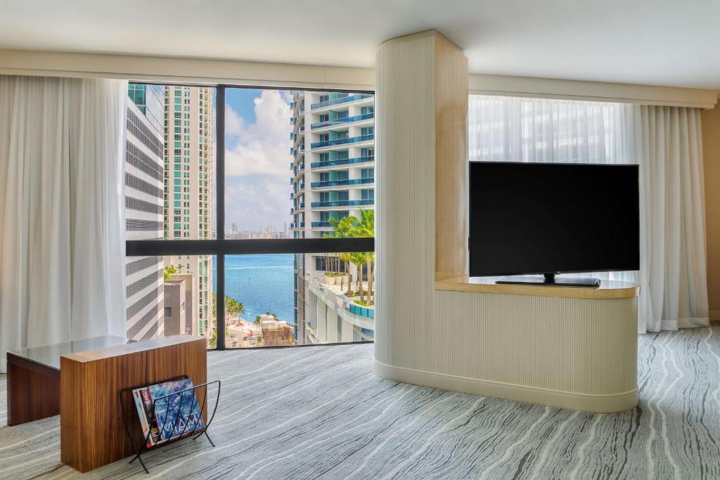 TV a/nebo společenská místnost v ubytování Hyatt Regency Miami