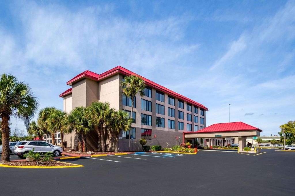 Ramada Lakeland