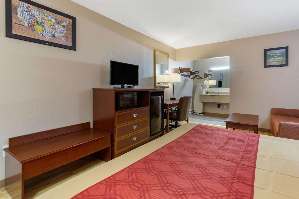 TV&#47;Unterhaltungsangebot in der Unterkunft Econo Lodge Sturbridge Route 20