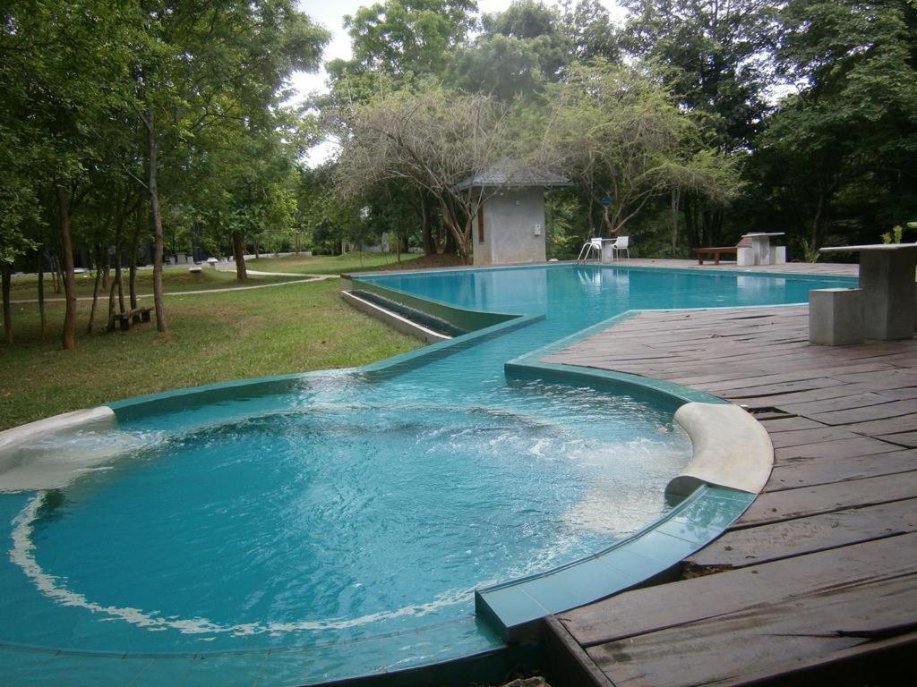 Bazén v ubytování Nil Diya Mankada Safari Lodge nebo v jeho okolí