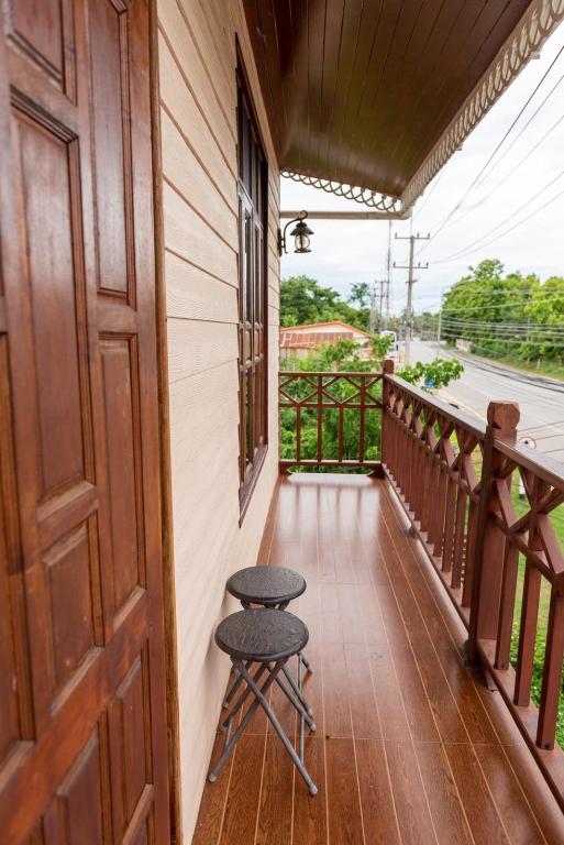 Balkón nebo terasa v ubytování Primmalyn บ้านพริมมาลีณ