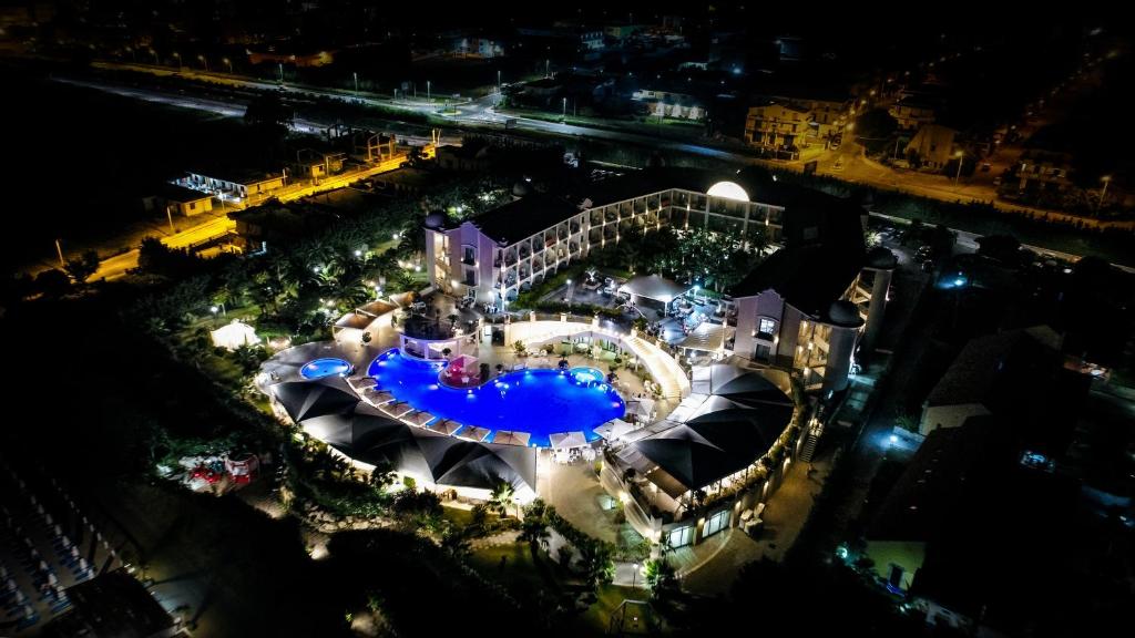 Bazén v ubytování Grand Hotel Balestrieri nebo v jeho okolí