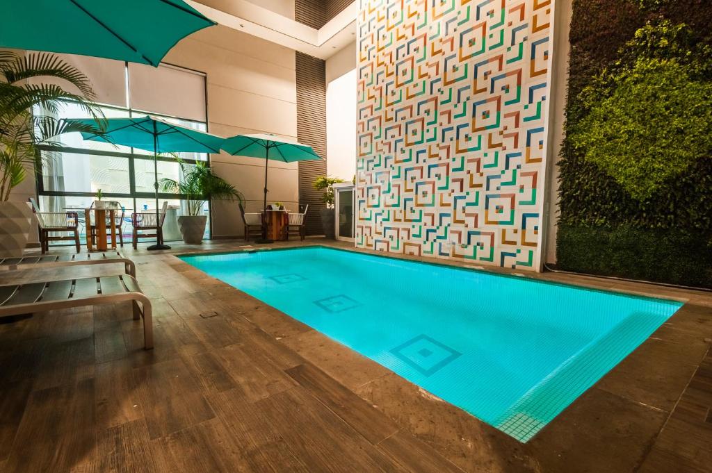 Bazén v ubytování FCH Hotel Expo Adults only nebo v jeho okolí