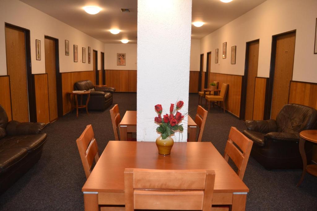 Hotel Bohemians - Resim 16