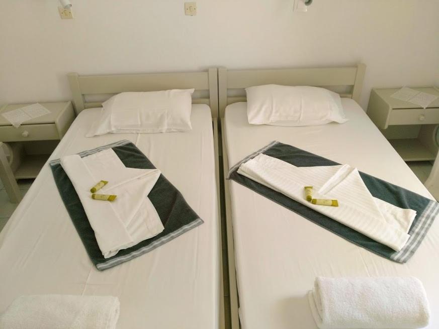 Una cama o camas en una habitación de Studios Iris