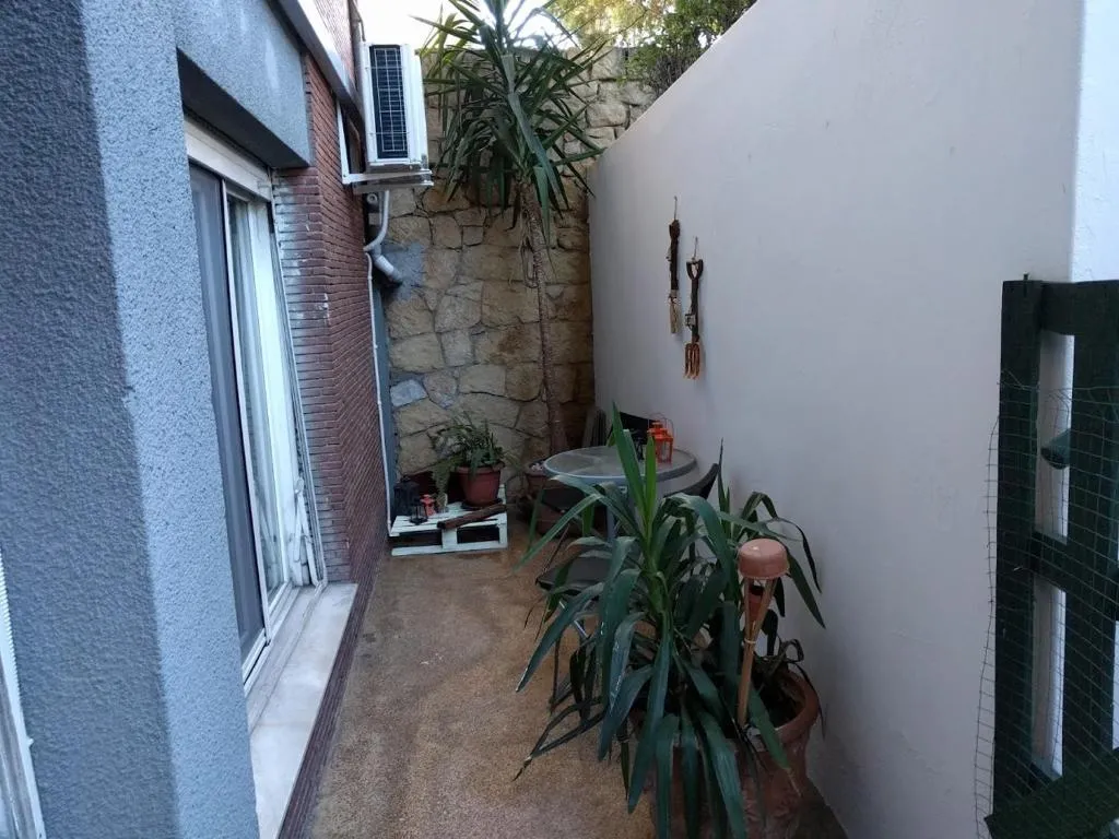 Cozy apartment ideally located city center and Megaron Moussikis metro station, Athens, Greece