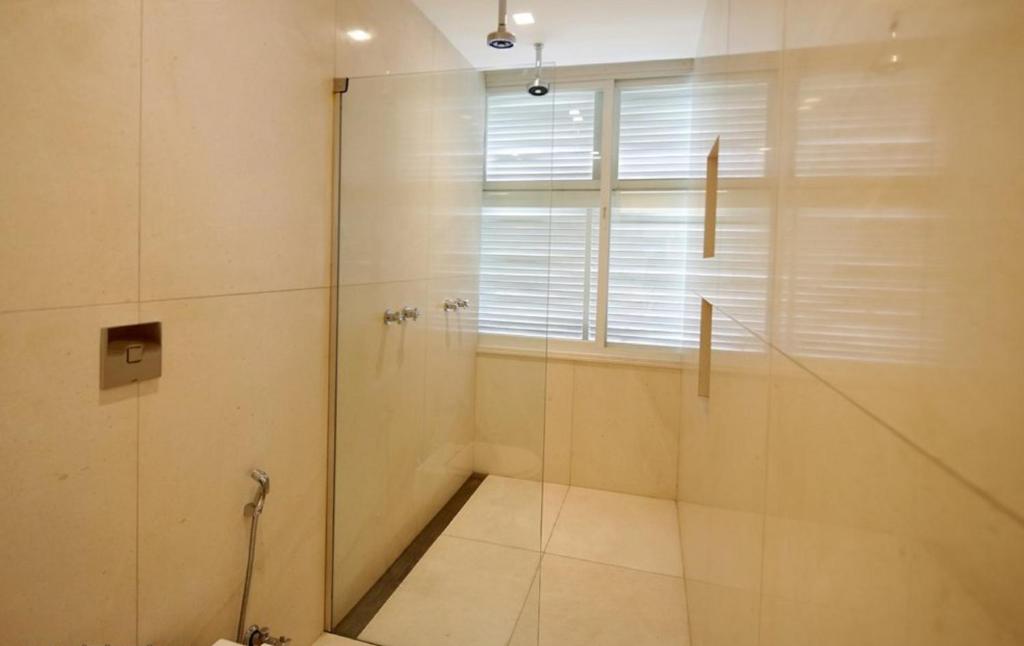  Penthouse grande com terraço e jacuzzi