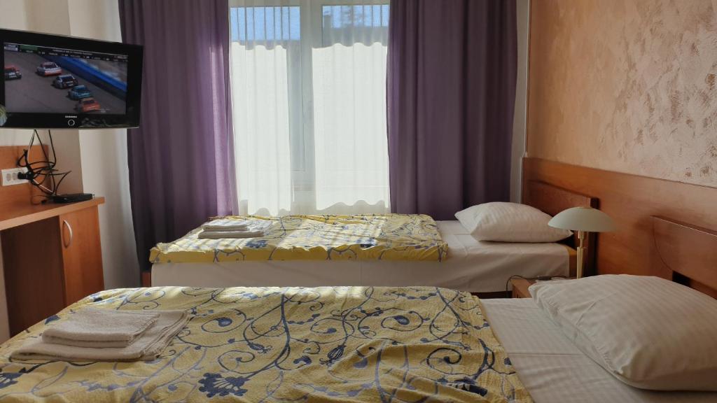 Guest House Boska - Triple Room With Shared Bathroom