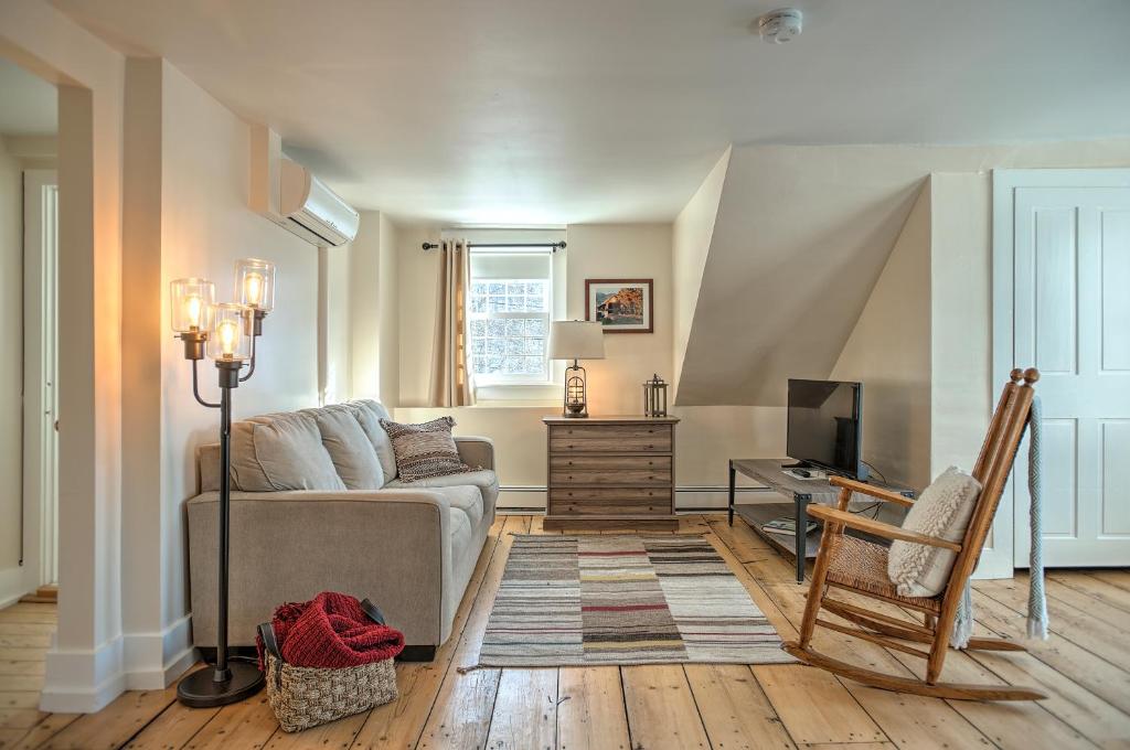 The Woodstocker B&B - Deluxe King Room