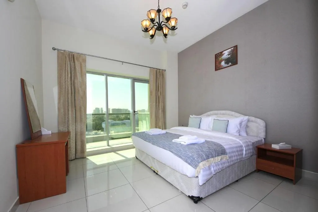 Signature Holiday Homes - Newly Furnished 1BHK in Arena Apartment, Alantos, United Arab Emirates