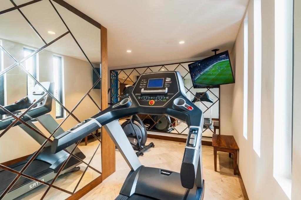 Fitness centrum a/nebo fitness zařízení v ubytování FCH Hotel Providencia