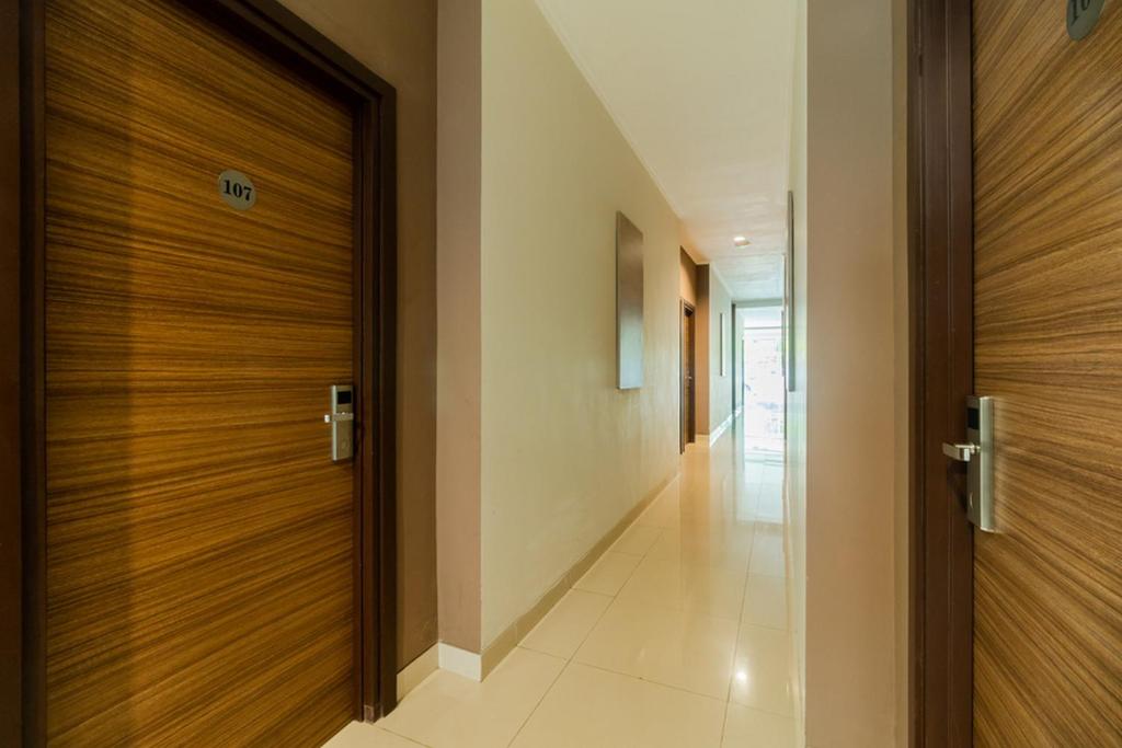 Fotografie z fotogalerie ubytování RedDoorz Plus near Lippo Mall Kemang 2 v destinaci Jakarta