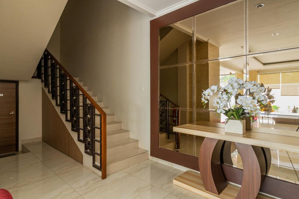 Fotografie z fotogalerie ubytování RedDoorz Plus near Lippo Mall Kemang 2 v destinaci Jakarta