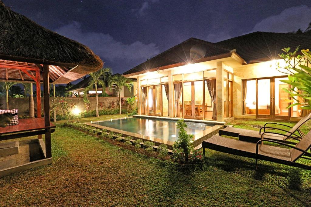 Bazén v ubytování Bhanuswari Villas Ubud nebo v jeho okolí