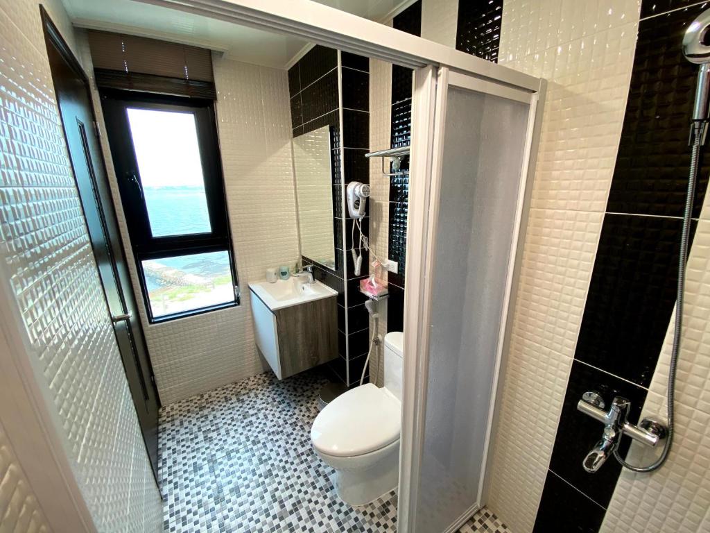 Koupelna v ubytování 奧斯卡海景民宿Oscar Boutique Seaview Homestay