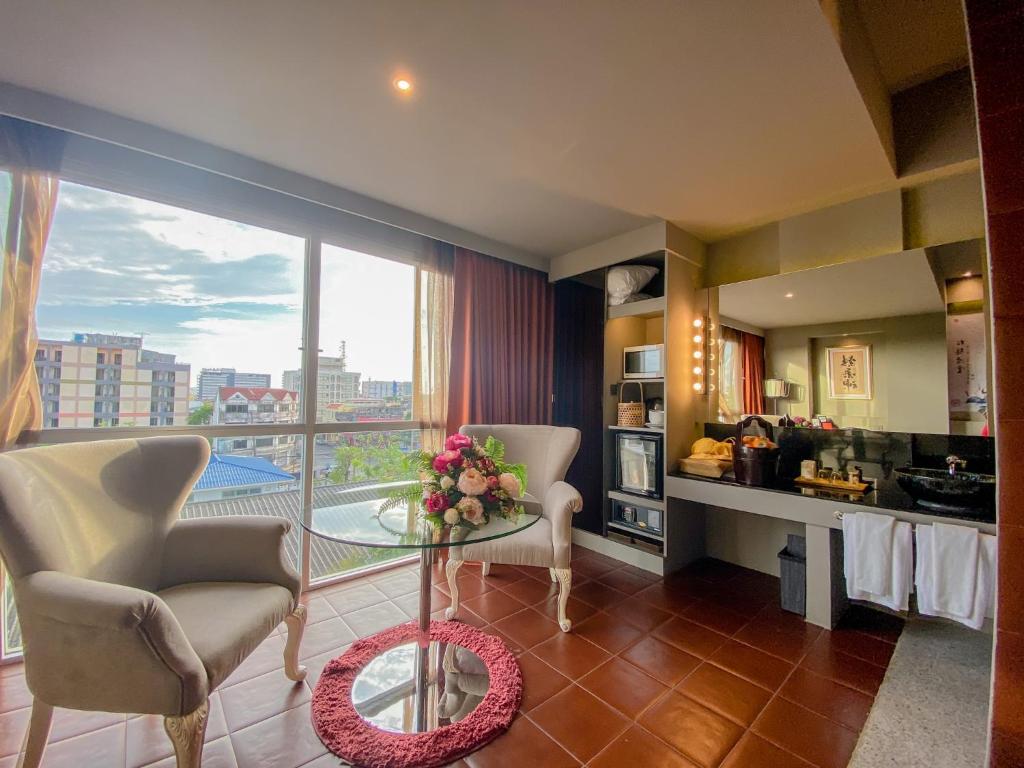 Sino House Phuket Hotel - SHA Plus - Resim 8