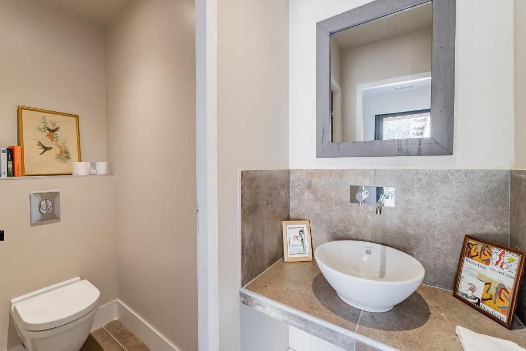 Koupelna v ubytování Loft d'architecte au coeur d'un domaine viticole