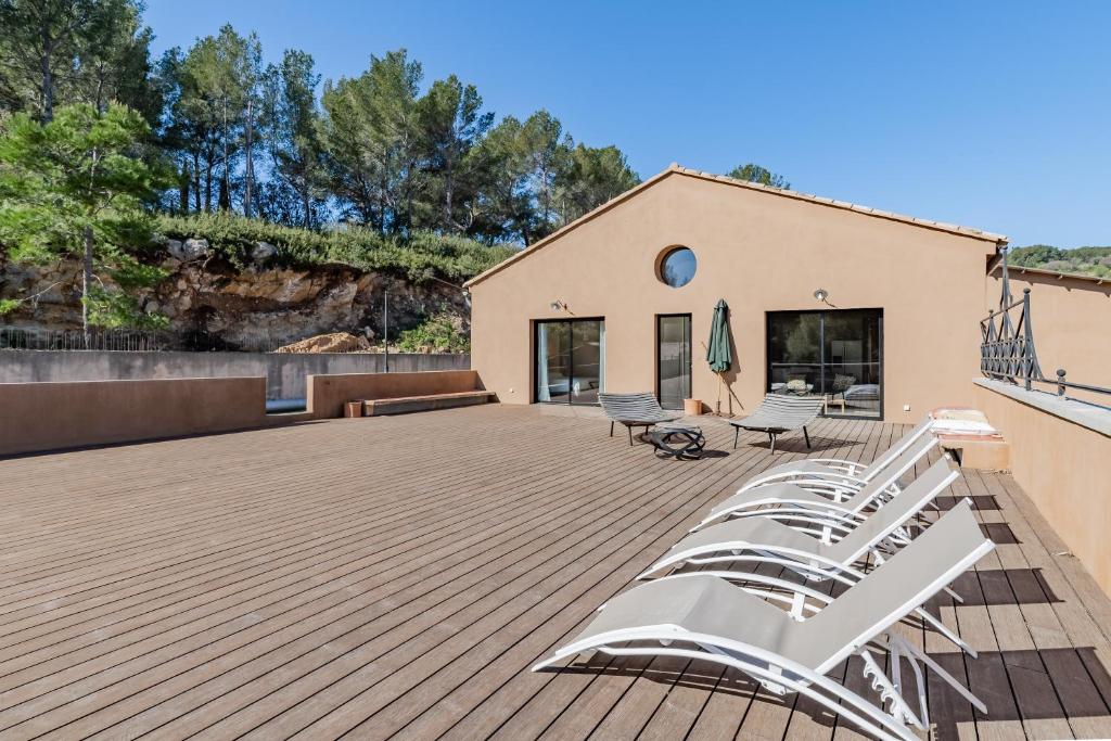 Fotografie z fotogalerie ubytování Loft d'architecte au coeur d'un domaine viticole v destinaci La Cadière-dʼAzur