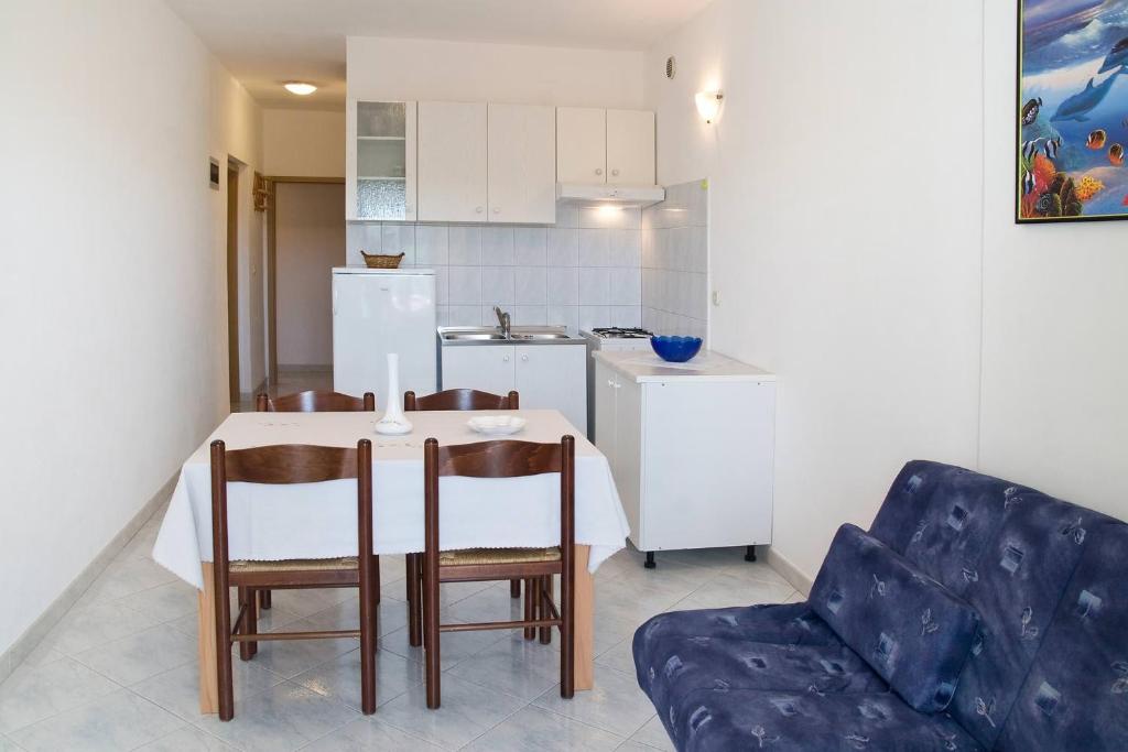 Kuchnia lub aneks kuchenny w obiekcie Apartments Eugen 2024