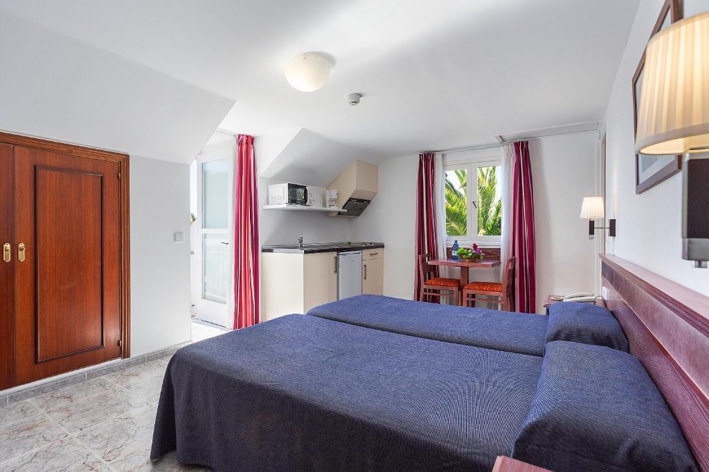 Apartamentos Cala Murada Tennis, Cala Murada – Updated 2022 ...