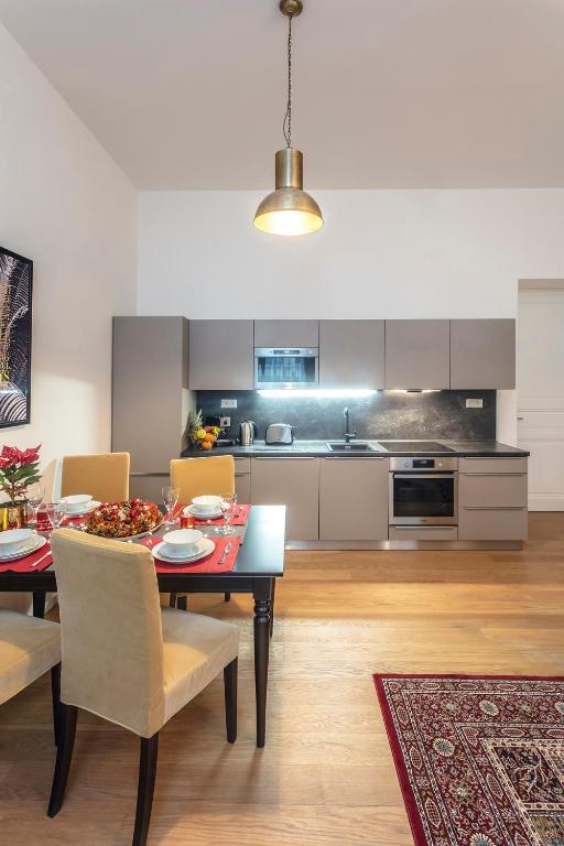 Kuchyň nebo kuchyňský kout v ubytování A Prague Apartments - Lesser Town