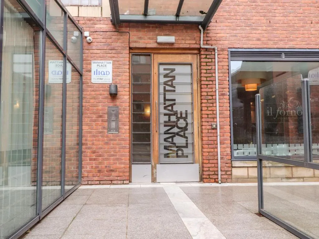 Apartment 32, Liverpool, Marea Britanie
