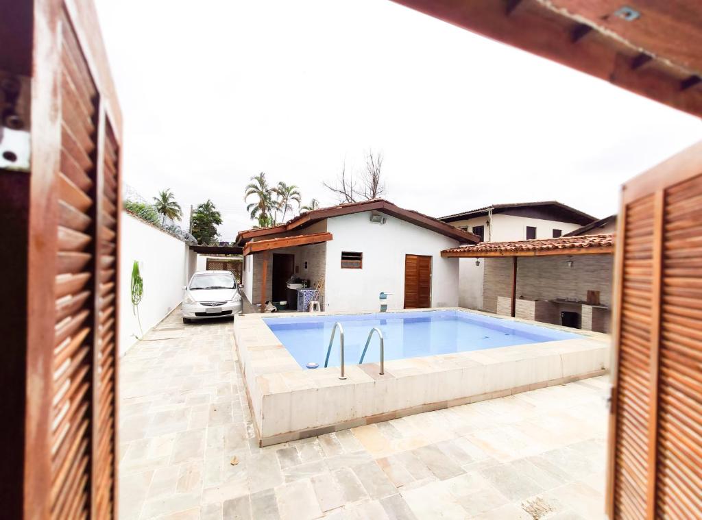  Casa 8 hospedes 300 metros da praia Guaruja-SP